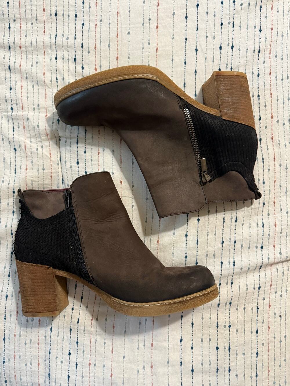 Sundance Cantabria Leather Heeled Ankle Booties Size 41 US 10 Black Brown Italy